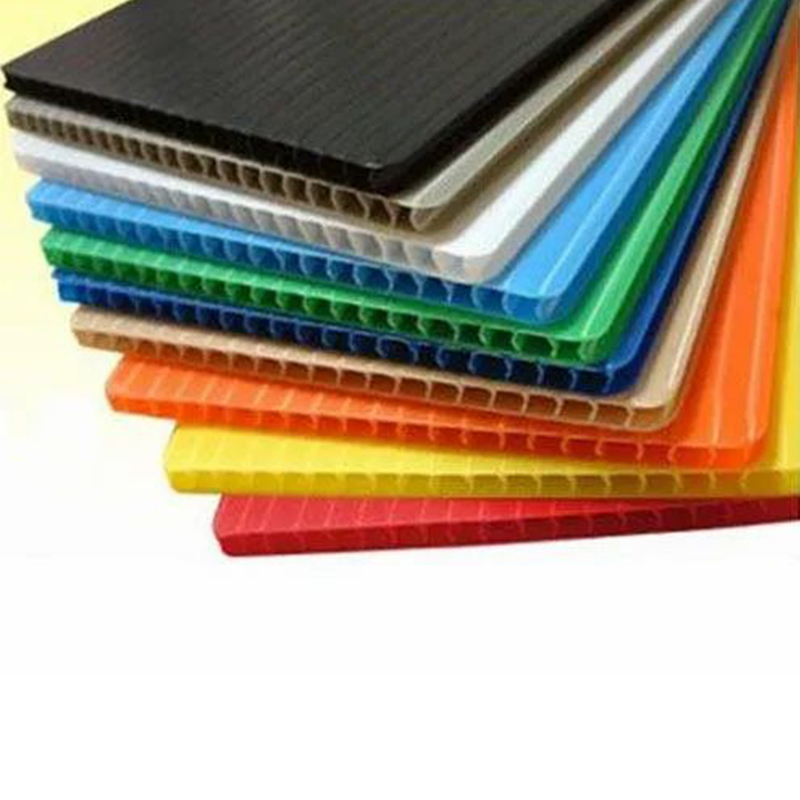 Feuille de plastique ondulée antistatique en PP pour séparateur d'entrepôt