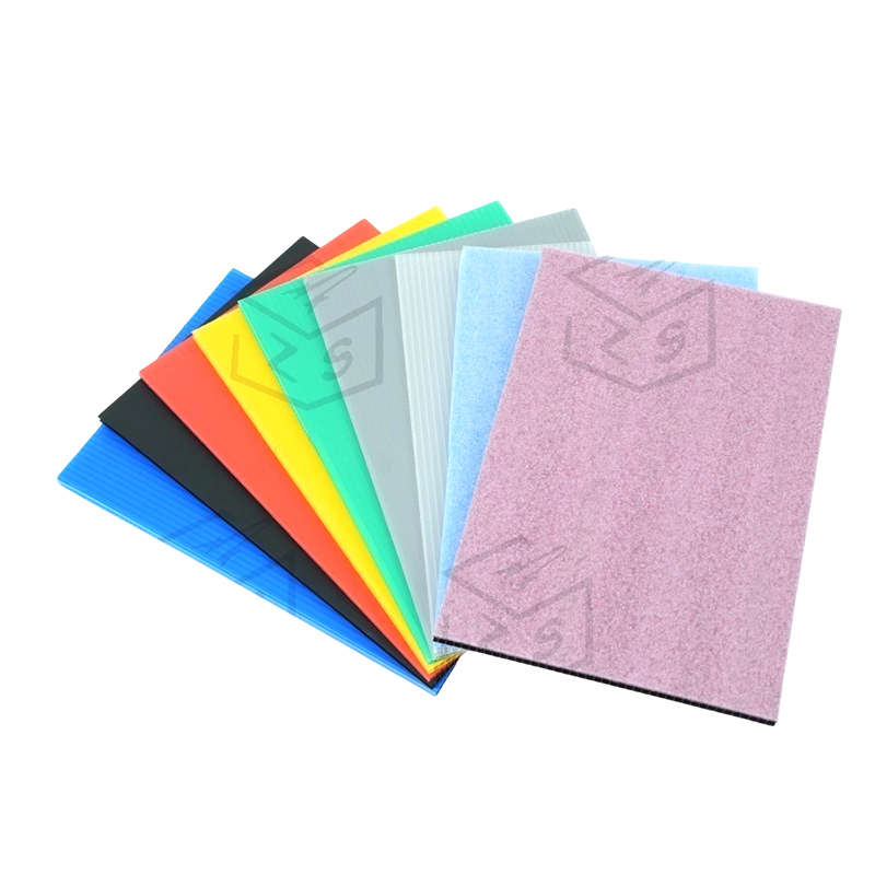 Feuille creuse laminée imperméable en PP à double paroi