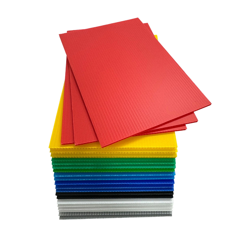 Feuille de plastique ondulée antistatique en PP pour séparateur d'entrepôt